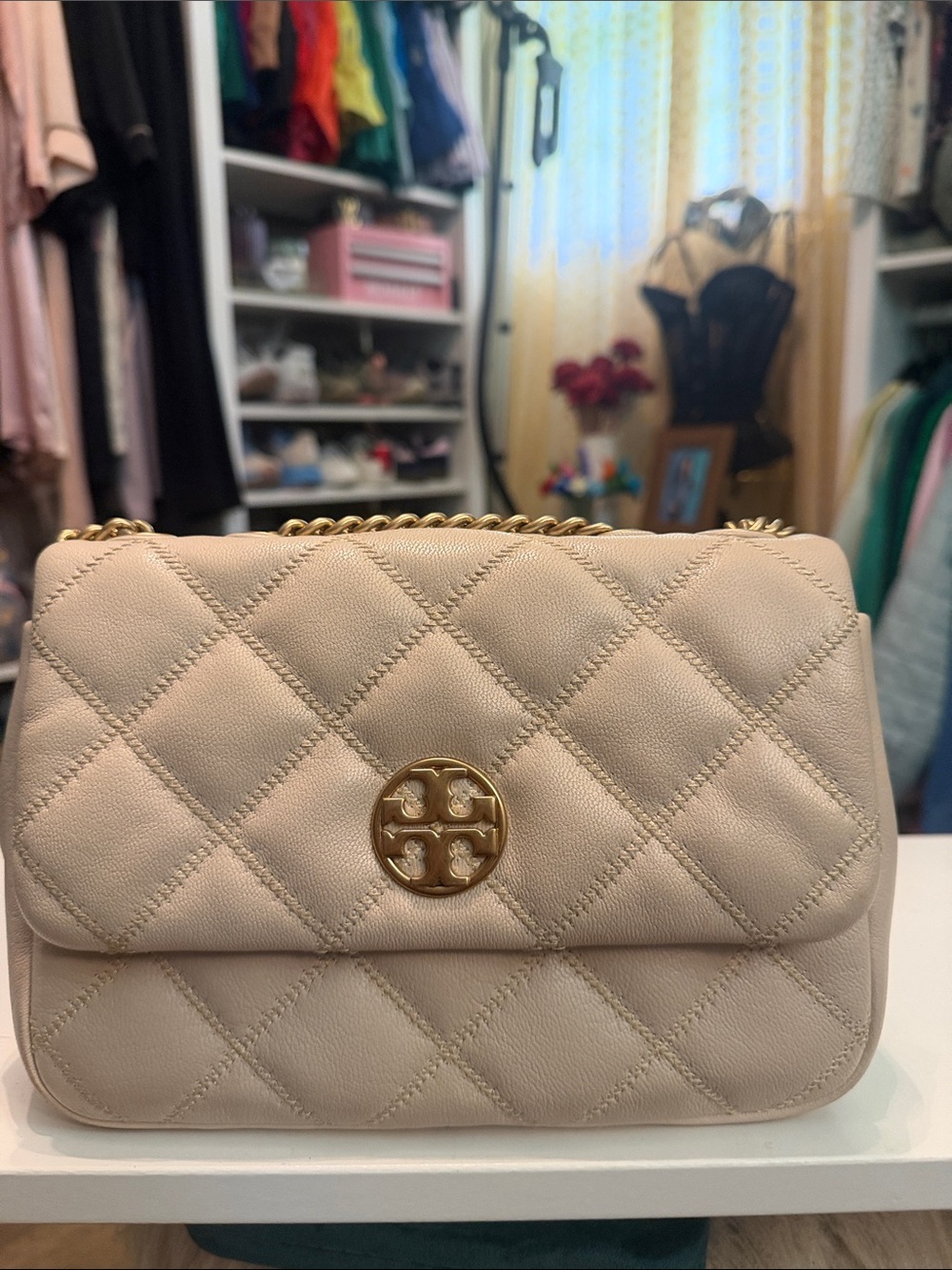 Tory Burch Willa Quilted Beige Leather Chain Shoulder Bag with Gold Logo